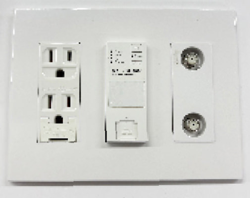 マルチメディアコンセント