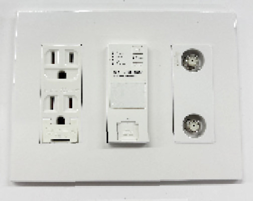 マルチメディアコンセント