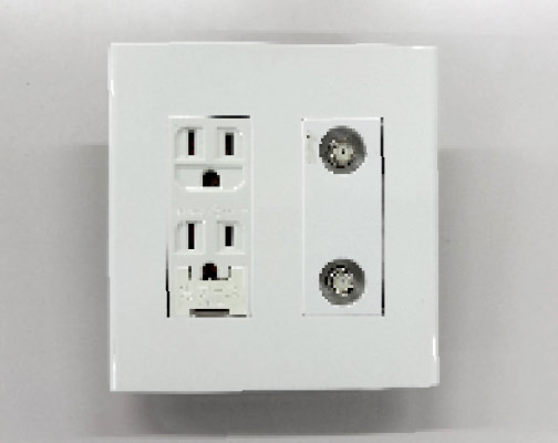 マルチメディアコンセント